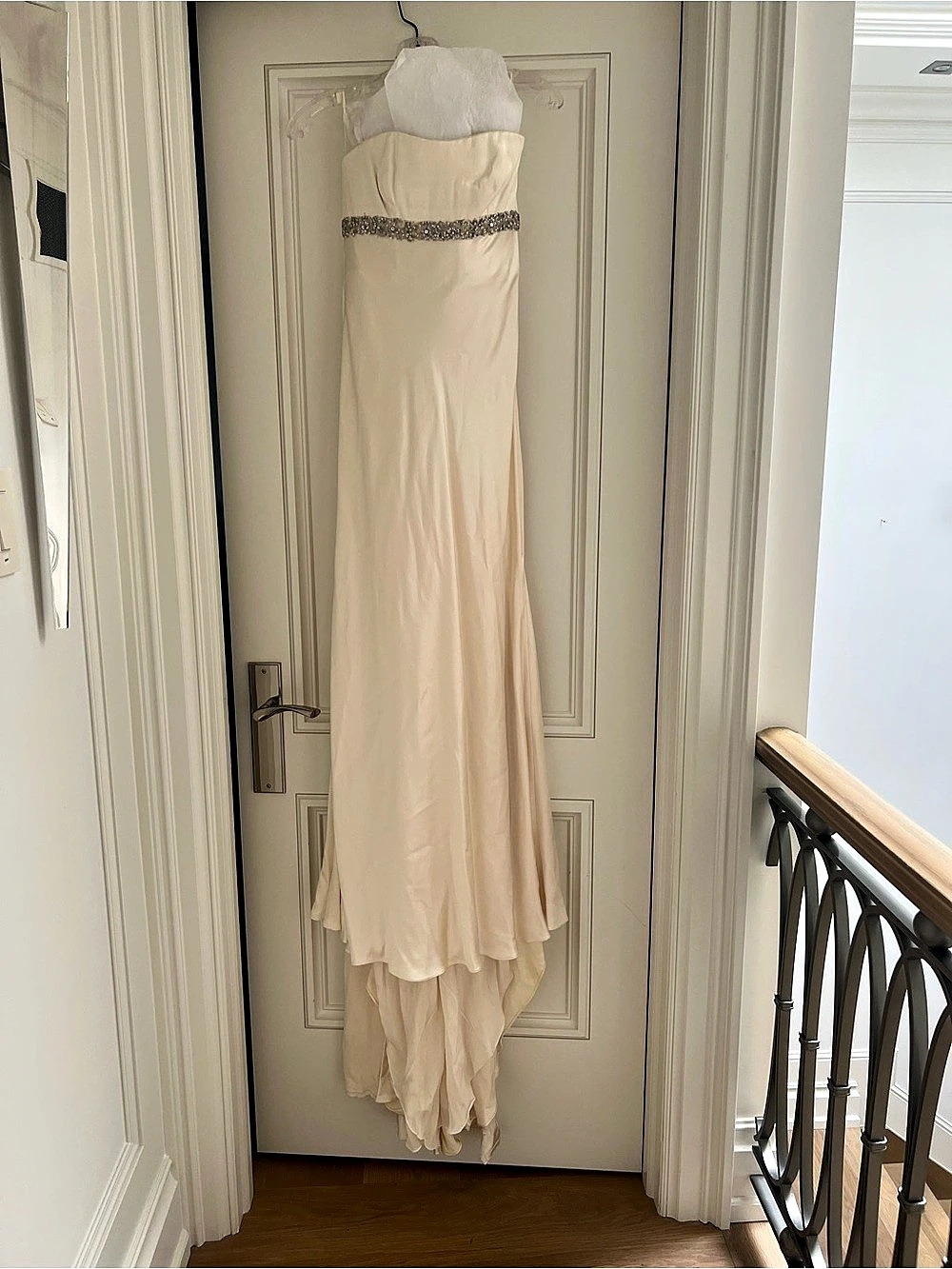 Vera Wang Strapless Beaded Silk Wedding Dress, train, Cream Size 4 (size 2)